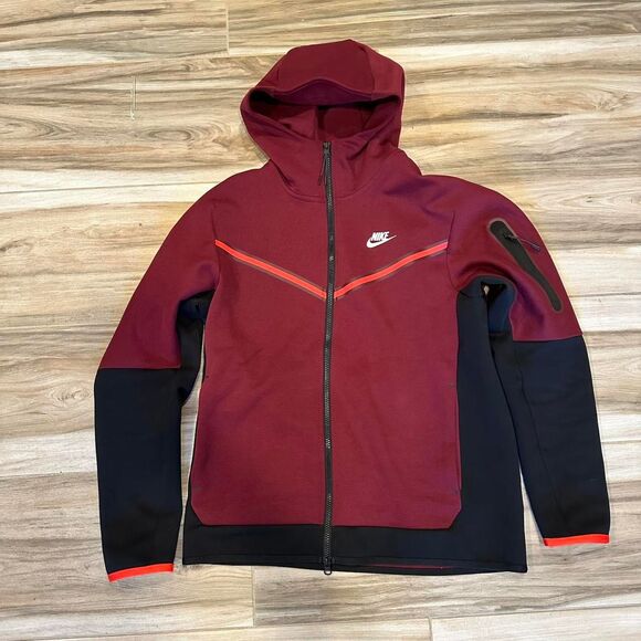 Black and Burgundy Nike Tech Fleece Sweatsuit - Picture 3 of 6